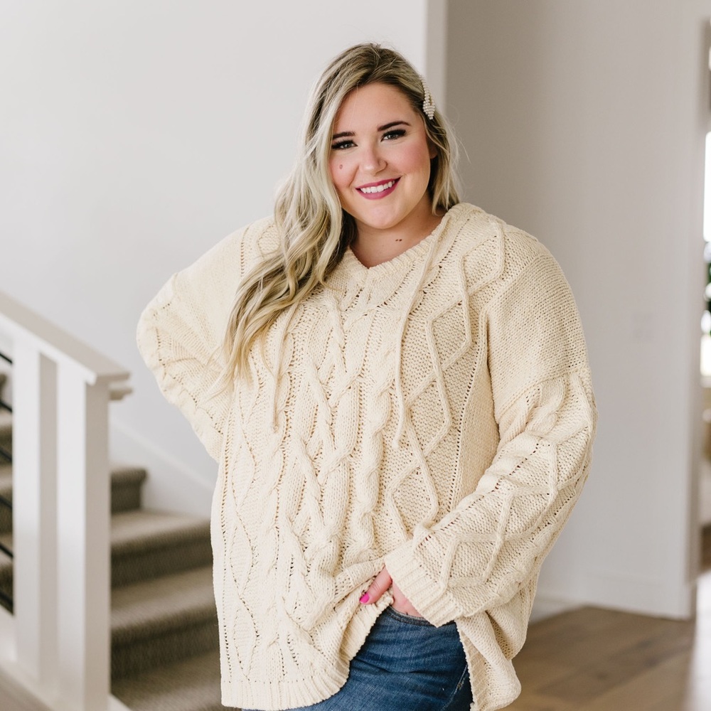 RESTOCKED❗️ Nantucket Hooded Cable Knit Sweater - Picture 7 of 9